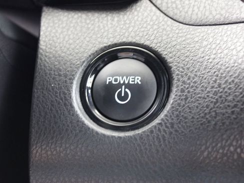 Used 2025 Toyota Camry SE FWD image 11