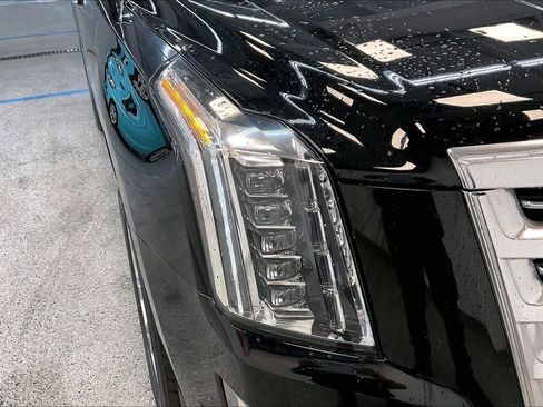 Used 2017 Cadillac Escalade Platinum AWD/4WD image 32