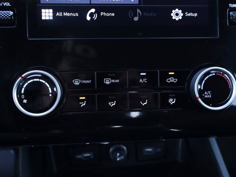 Used 2024 Hyundai Santa Cruz SE image 32