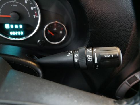 Used 2013 Jeep Wrangler Unlimited Sport image 32