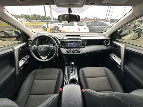 Used 2016 Toyota RAV4 LE w/ Preferred Accessory Package FWD image 2