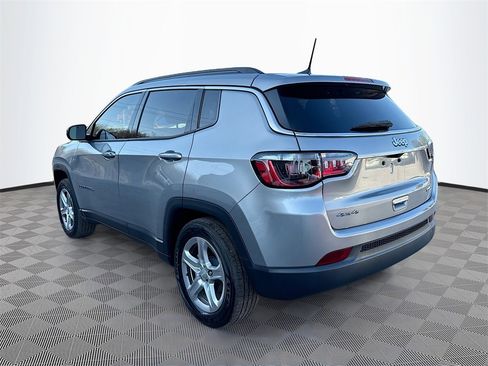 Used 2023 Jeep Compass Latitude image 8