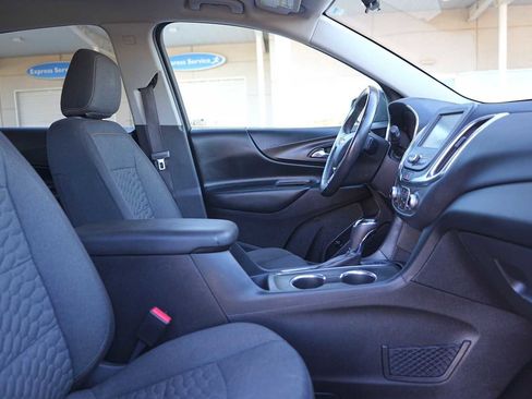 Used 2018 Chevrolet Equinox LT image 15