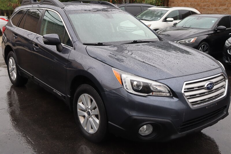 Used 2017 Subaru Outback 2.5i Premium AWD/4WD image 1