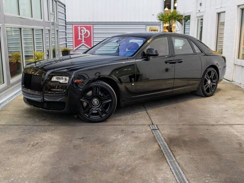 Used 2016 Rolls-Royce Ghost image 2