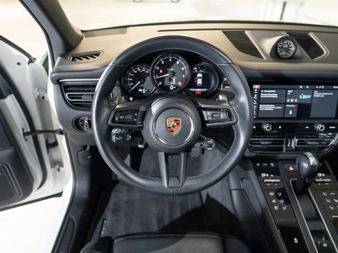Certified 2024 Porsche Macan AWD/4WD image 28