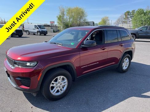 Used 2024 Jeep Grand Cherokee Laredo w/ Trailer Tow Package image 4