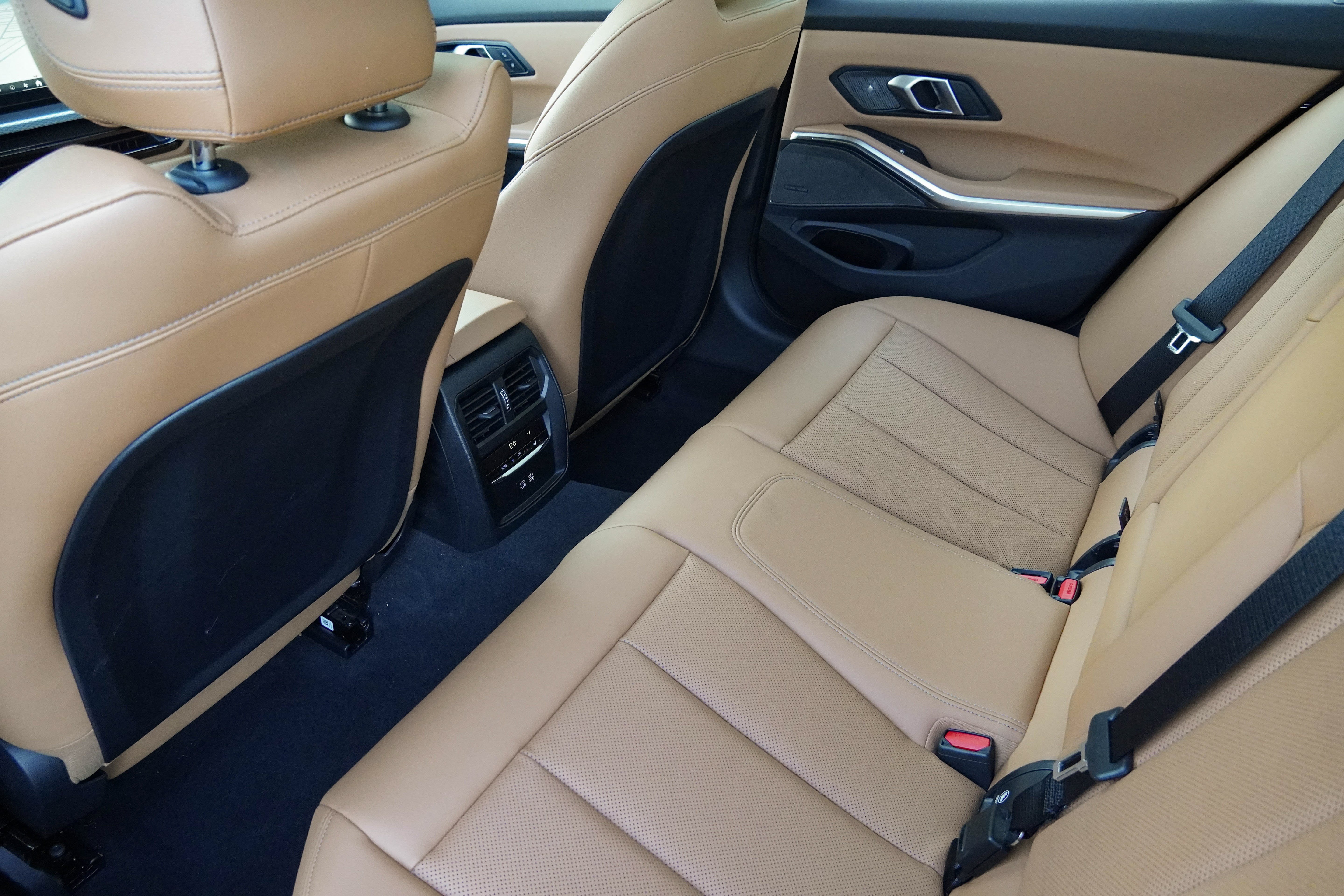Certified 2025 BMW M340i xDrive AWD/4WD image 32