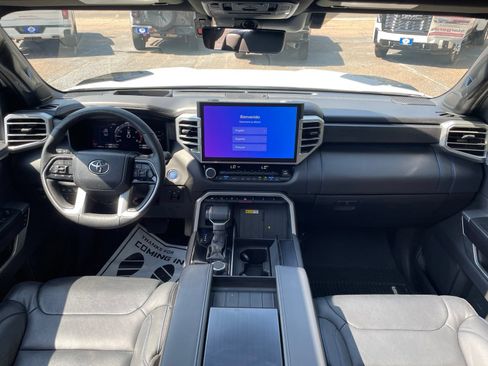 Used 2024 Toyota Tundra Platinum AWD/4WD image 34