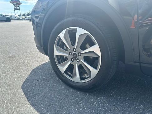 Certified 2025 Ford Escape Platinum AWD/4WD image 29