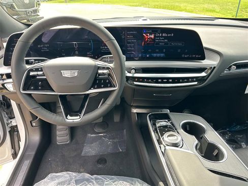 New 2025 Cadillac Lyriq Sport image 10