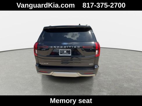 Used 2025 Ford Expedition Max Platinum AWD/4WD image 8