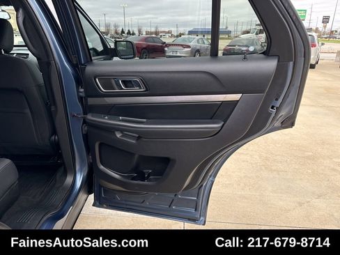 Used 2018 Ford Explorer XLT image 71