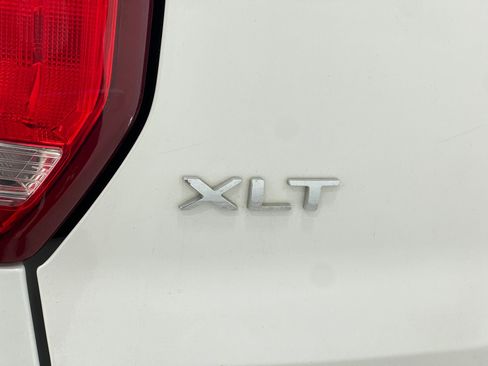 Used 2016 Ford Explorer XLT w/ Equipment Group 202A image 40