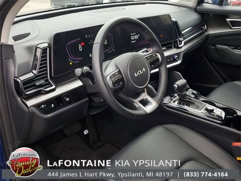 Certified 2025 Kia Sportage EX image 13