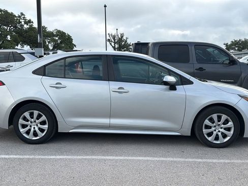 Used 2023 Toyota Corolla LE FWD image 4
