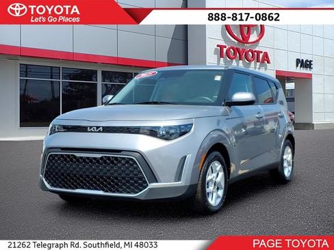 Used 2025 Kia Soul LX w/ LX Technology Package FWD image 1