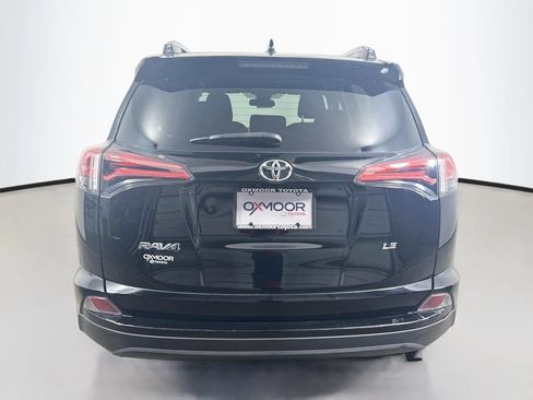 Certified 2018 Toyota RAV4 LE FWD image 6