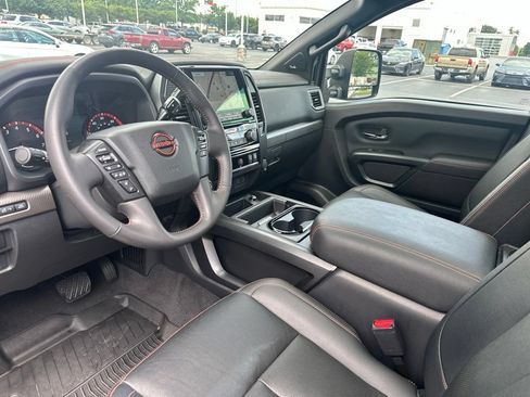 Used 2024 Nissan Titan PRO-4X w/ Pro-4x Convenience Package AWD/4WD image 26