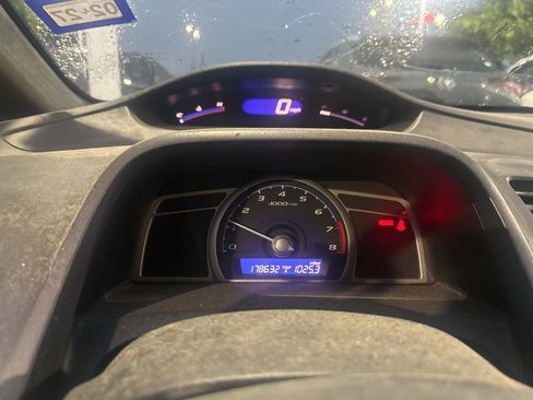 Used 2010 Honda Civic DX-VP image 11