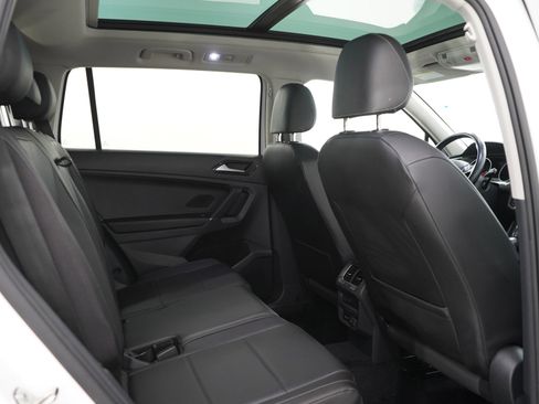 Used 2018 Volkswagen Tiguan SEL AWD/4WD image 14