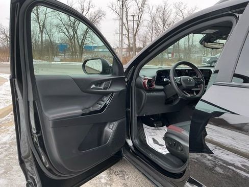 Used 2025 Chevrolet Equinox RS w/ Safety and Technology Package image 17