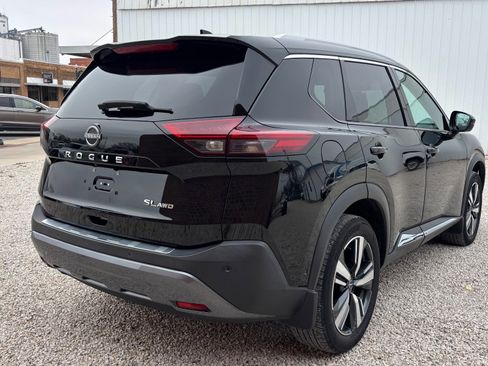 Used 2023 Nissan Rogue SL w/ SL Premium Package image 3