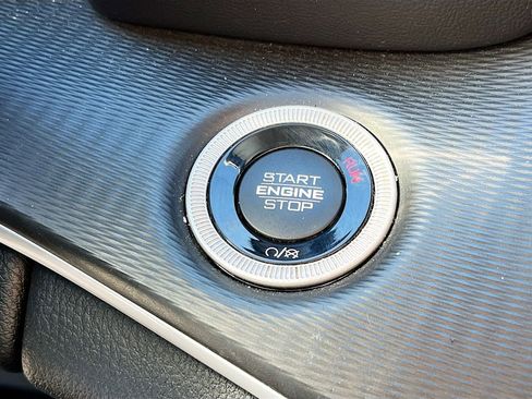 Used 2023 Jeep Grand Cherokee L Laredo image 20