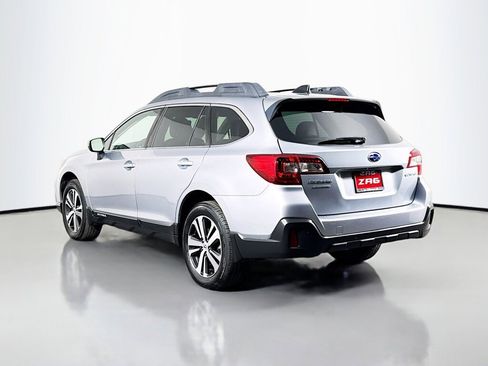 Used 2019 Subaru Outback 2.5i Limited image 3