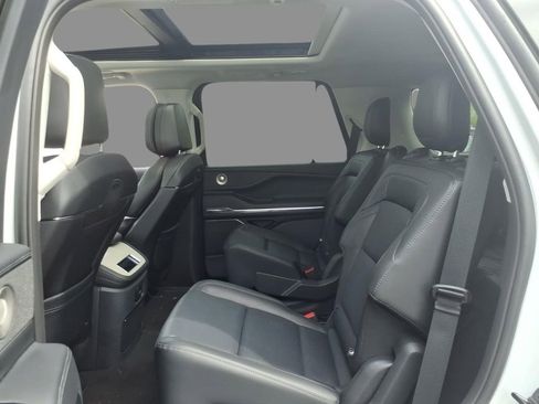 New 2026 Lincoln Navigator Reserve AWD/4WD image 5