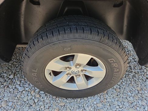 Used 2018 RAM 1500 Express AWD/4WD image 20