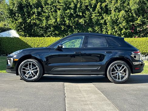 New 2026 Porsche Macan image 2