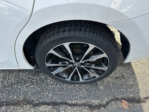 Used 2019 Toyota Corolla L image 30