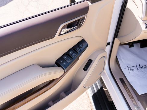 Used 2020 GMC Yukon Denali w/ Denali Ultimate Package image 16