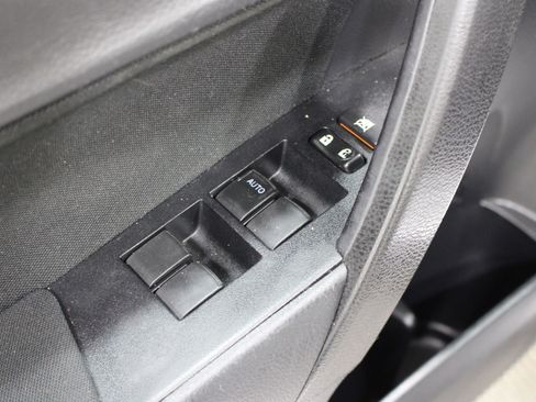 Used 2019 Toyota Corolla LE image 6