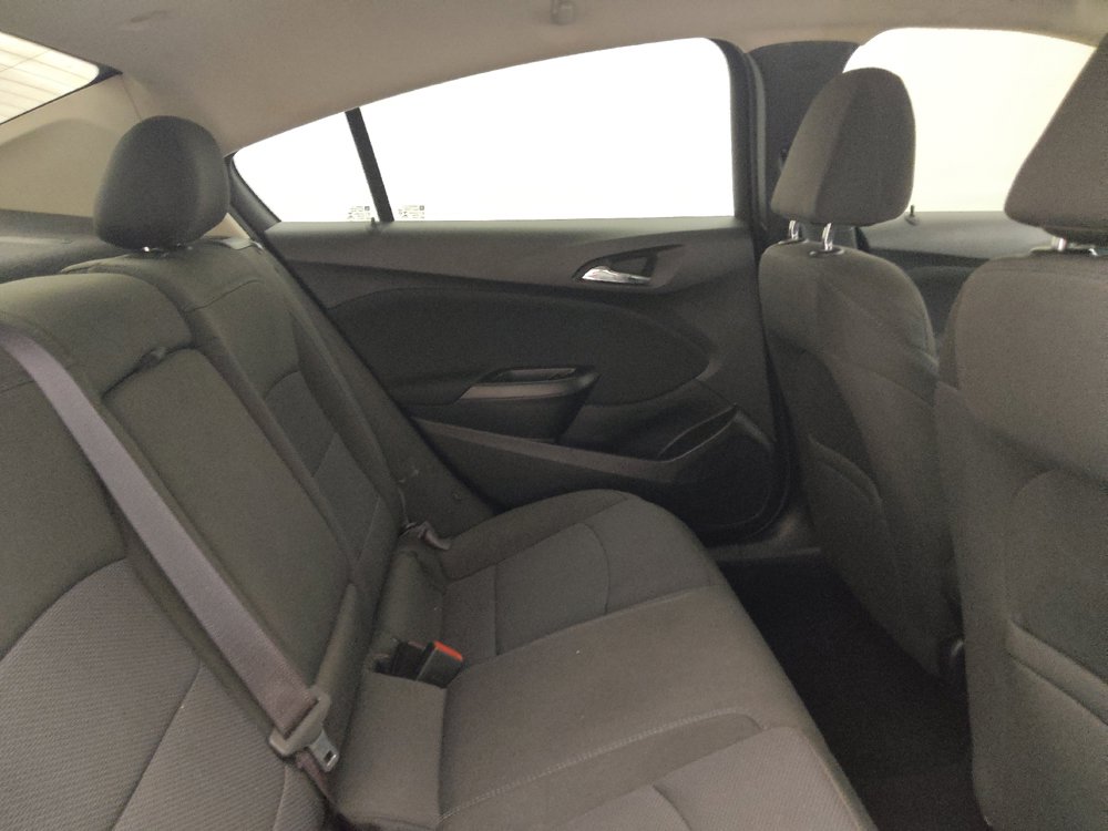 Used 2017 Chevrolet Cruze LT FWD image 19