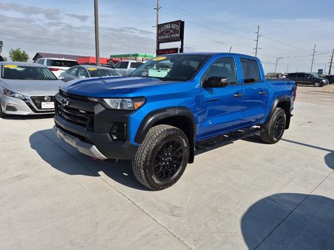 Used 2023 Chevrolet Colorado Trail Boss w/ Advanced Trailering Package AWD/4WD image 2