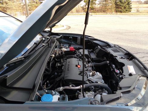 Used 2025 Honda HR-V Sport image 16