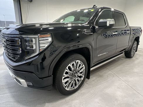 Used 2024 GMC Sierra 1500 Denali Ultimate AWD/4WD image 4