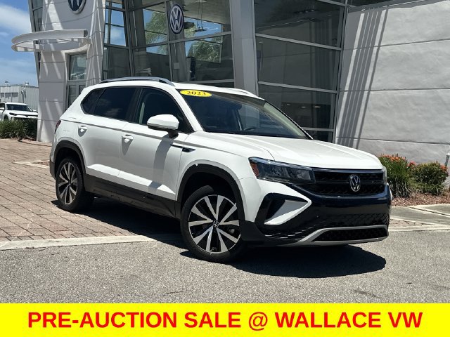 Certified 2023 Volkswagen Taos SE w/ Panoramic Sunroof Package FWD image 2
