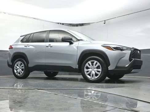 Used 2023 Toyota Corolla Cross L image 30