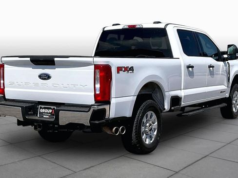 Used 2024 Ford F250 XLT w/ FX4 Off-Road Package AWD/4WD image 12