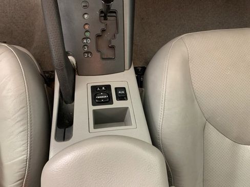 Used 2011 Toyota RAV4 Limited image 26