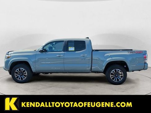 Used 2023 Toyota Tacoma TRD Sport w/ TRD Premium Sport Package AWD/4WD image 8