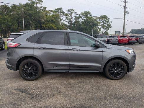 Certified 2022 Ford Edge SE w/ Black Appearance Package AWD/4WD image 3