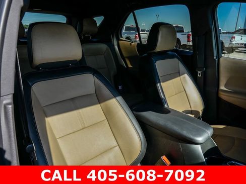 Used 2023 Chevrolet Equinox Premier AWD/4WD image 16
