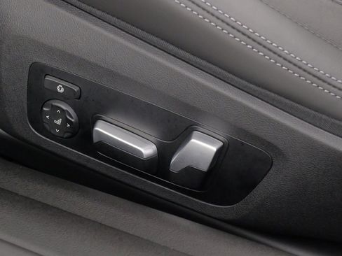 Used 2023 BMW M4 xDrive Competition image 40