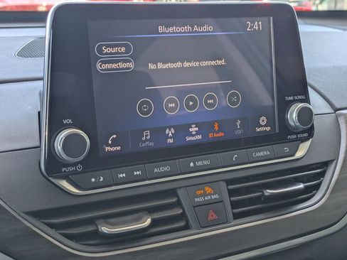 Used 2025 Nissan Altima 2.5 SV image 18