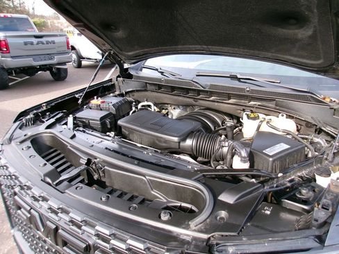 Used 2021 GMC Yukon Denali w/ Denali Premium Package image 23