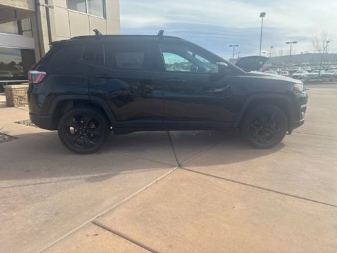 Used 2019 Jeep Compass Latitude AWD/4WD image 9